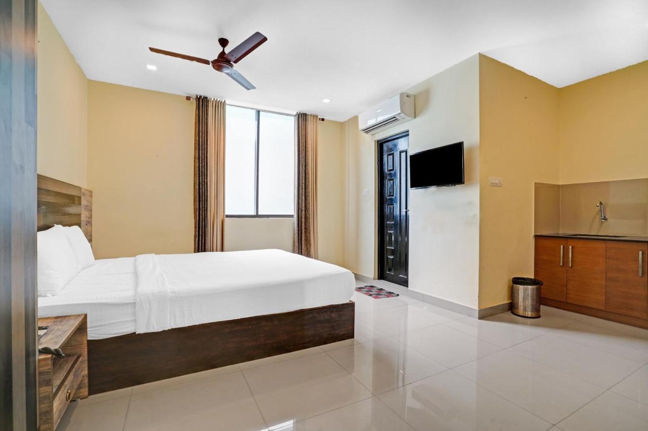 Capital O 87015 Hotel Al Salama Kochi Kültér fotó