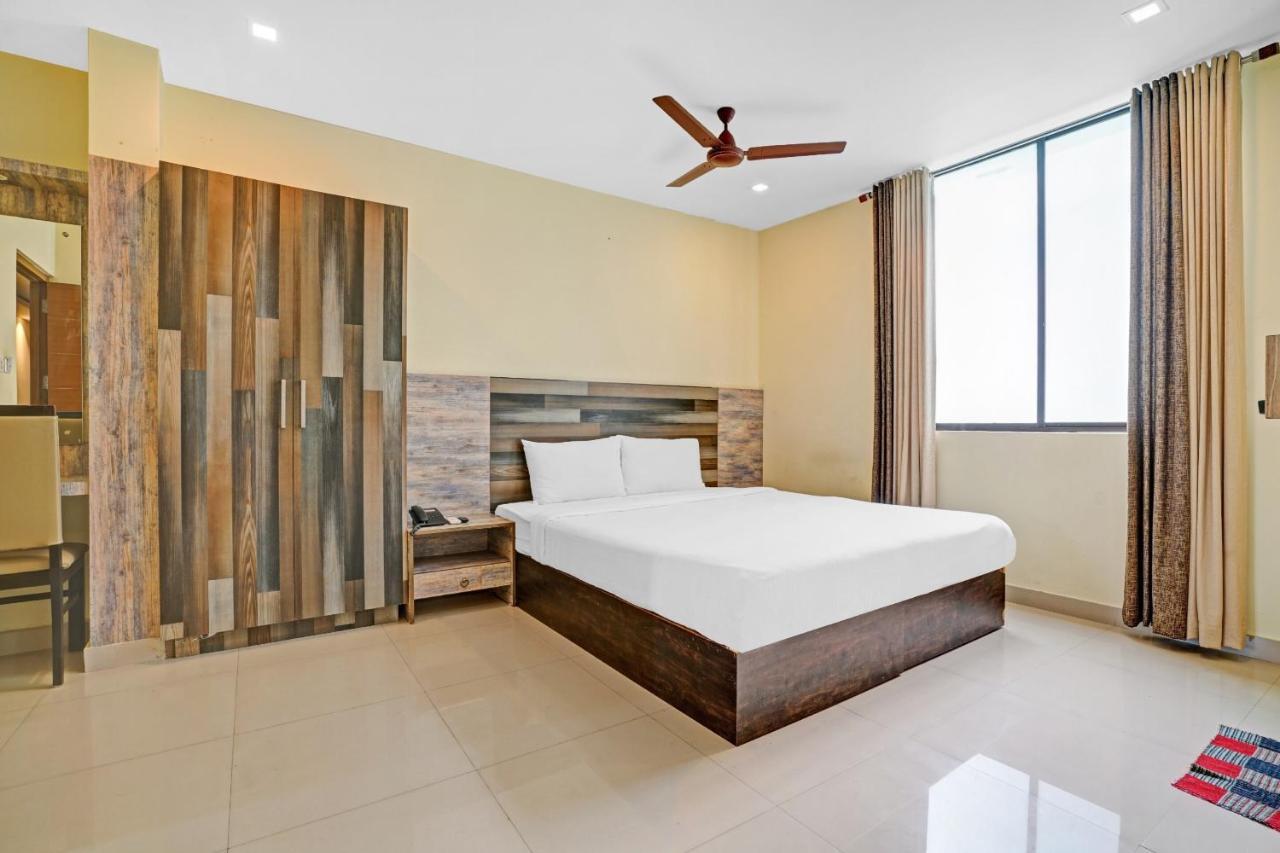 Capital O 87015 Hotel Al Salama Kochi Kültér fotó