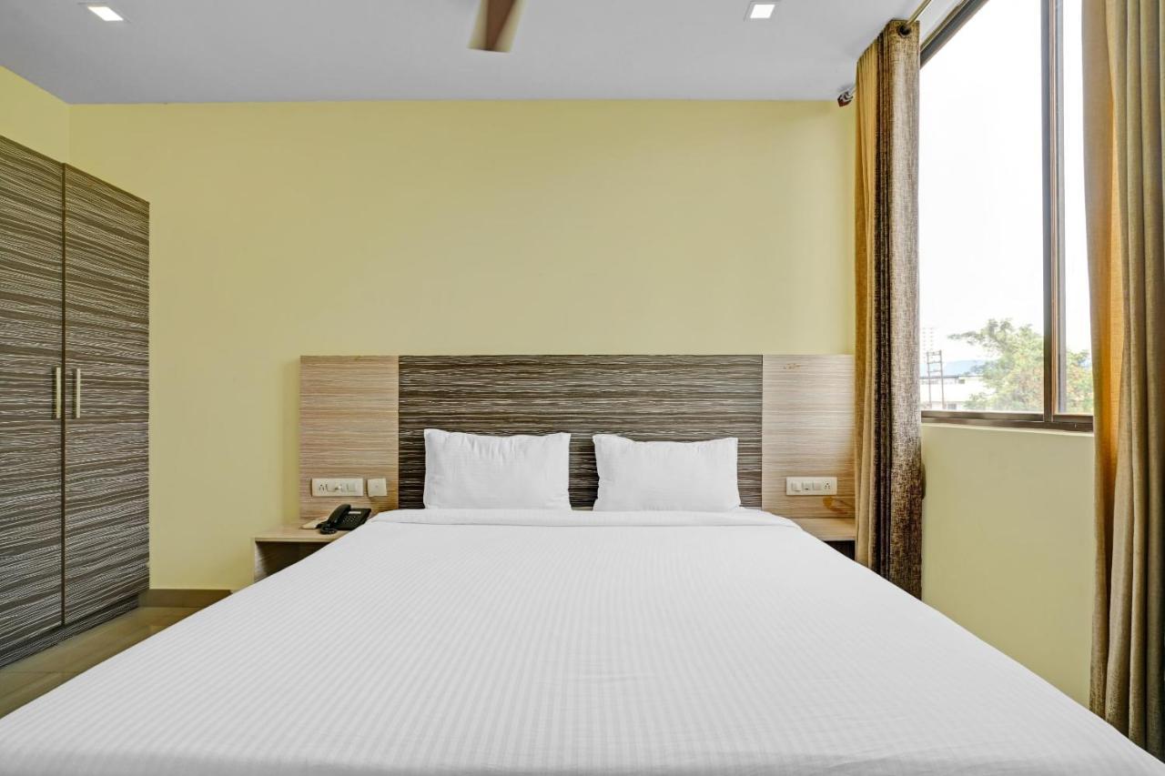 Capital O 87015 Hotel Al Salama Kochi Kültér fotó