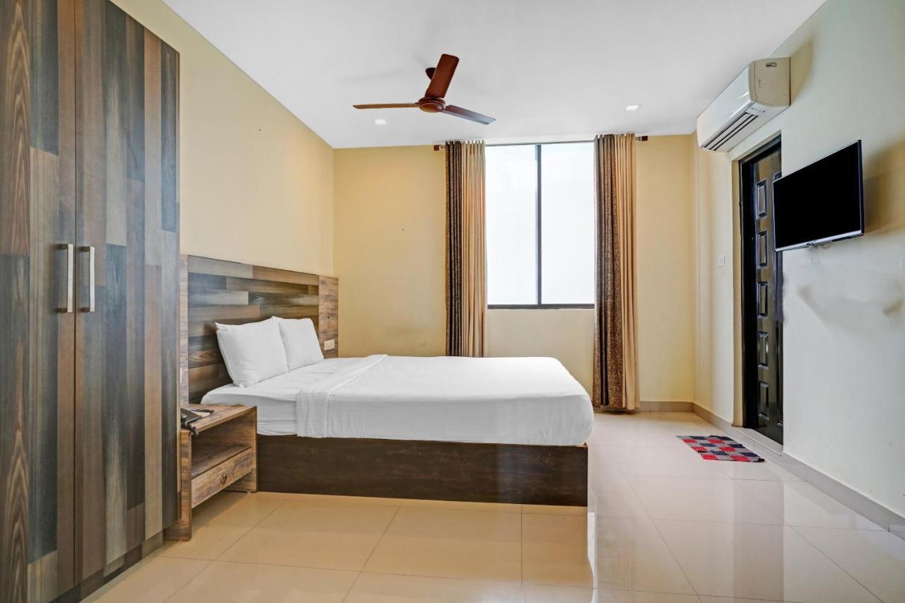 Capital O 87015 Hotel Al Salama Kochi Kültér fotó