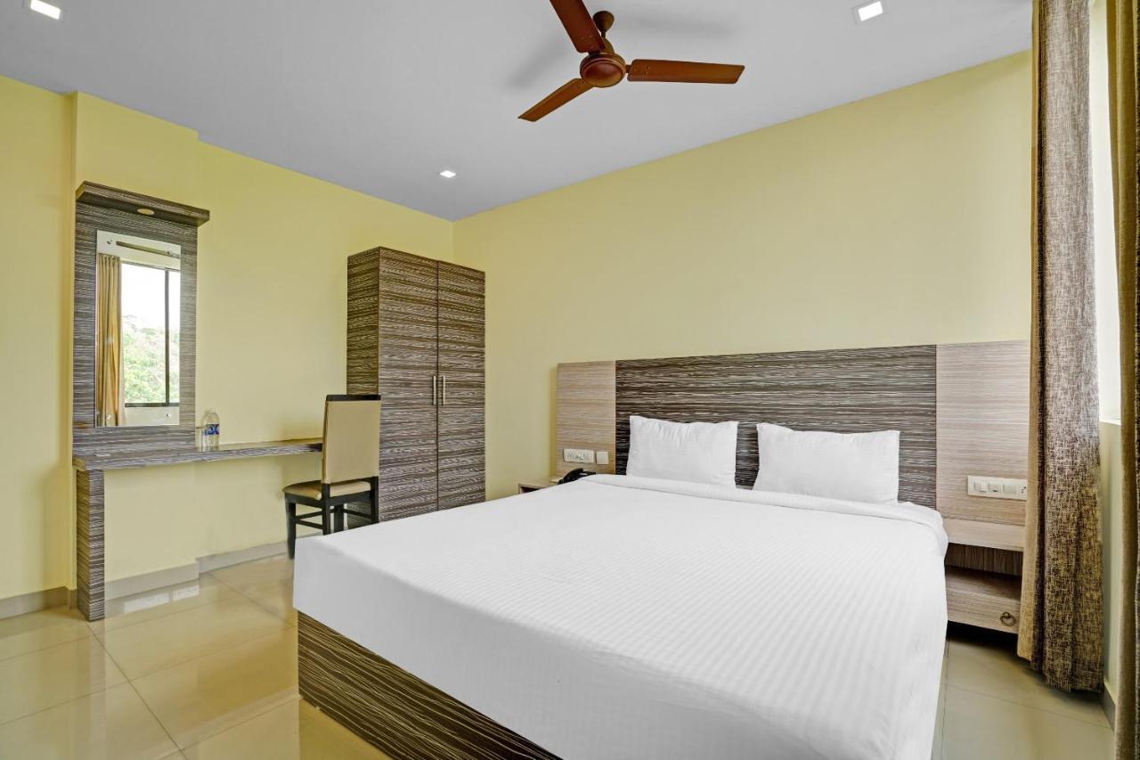 Capital O 87015 Hotel Al Salama Kochi Kültér fotó