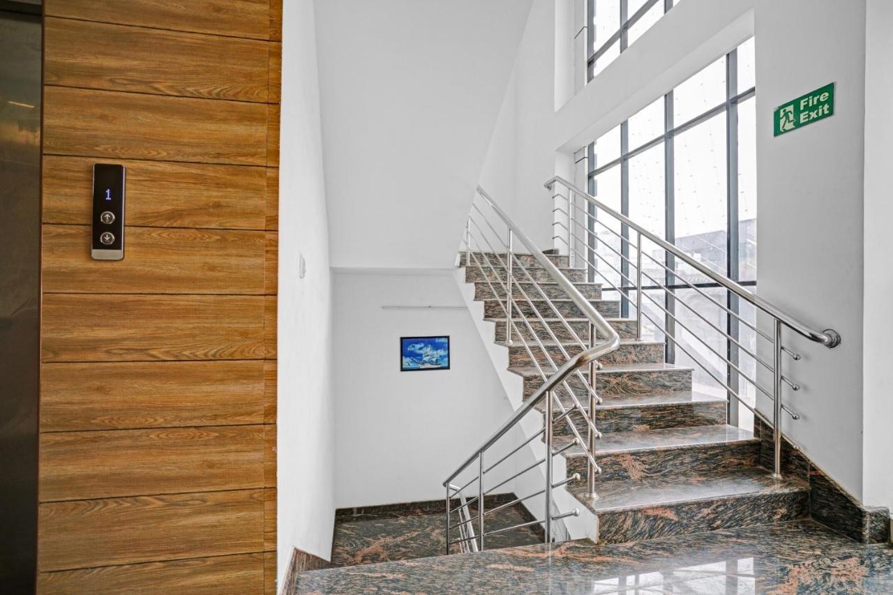 Capital O 87015 Hotel Al Salama Kochi Kültér fotó