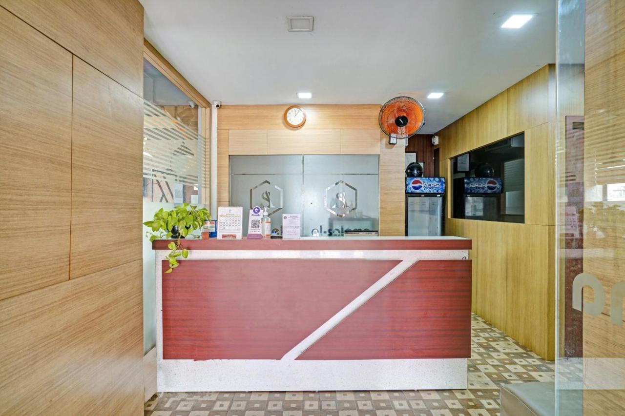 Capital O 87015 Hotel Al Salama Kochi Kültér fotó